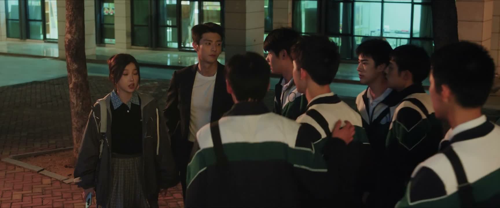 他说他晕车坐高铁回去了