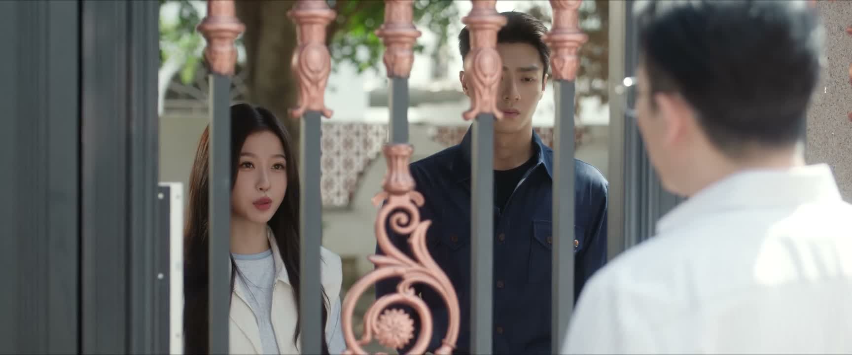 也是校足球队的领队 小林老师
