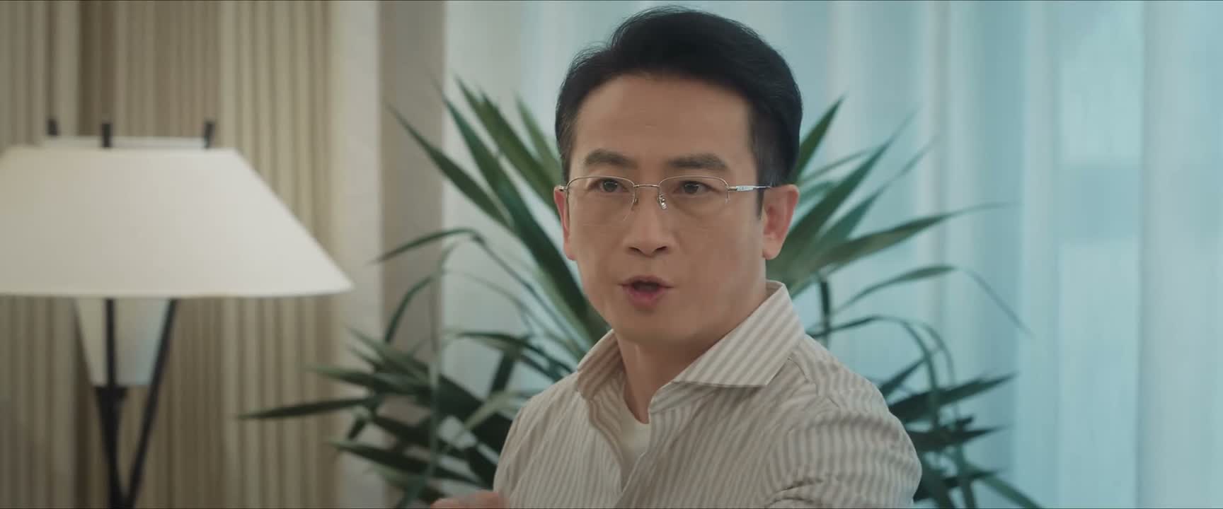 这里没有你说话的资格 上去 我是当事人