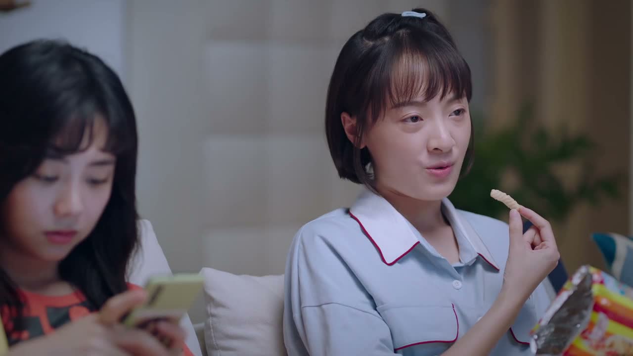 李婆婆的耳朵不太好