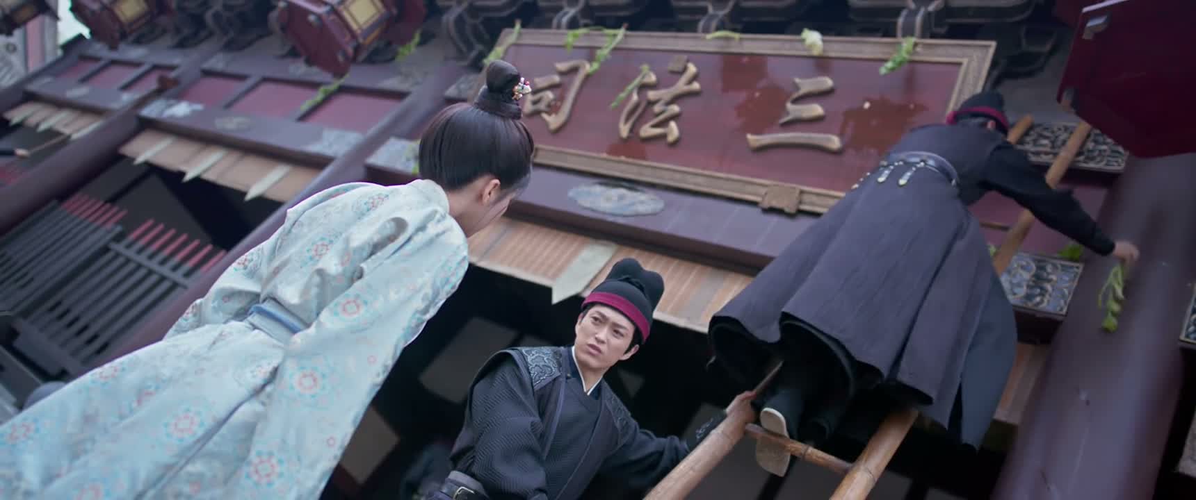 不知怎的忽然就在城中传起来了
