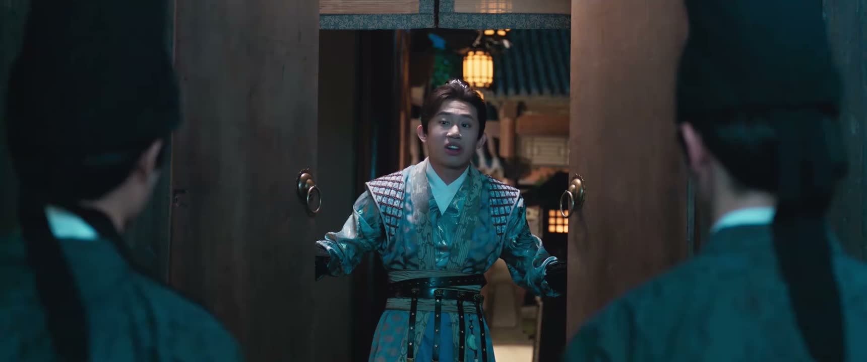 你俩过来我找你俩说点事