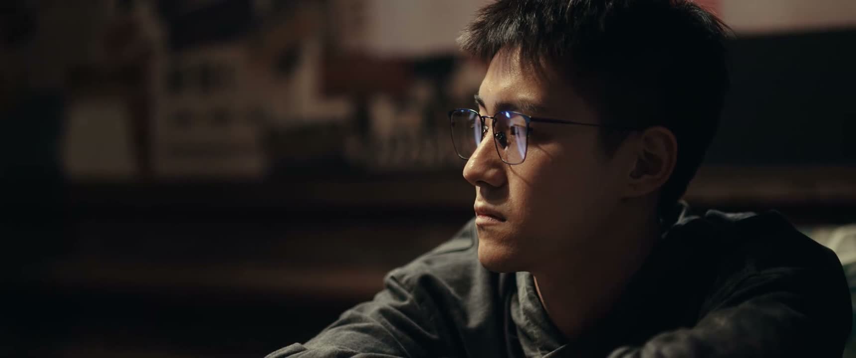我要是不努力 现在就跟她一样了