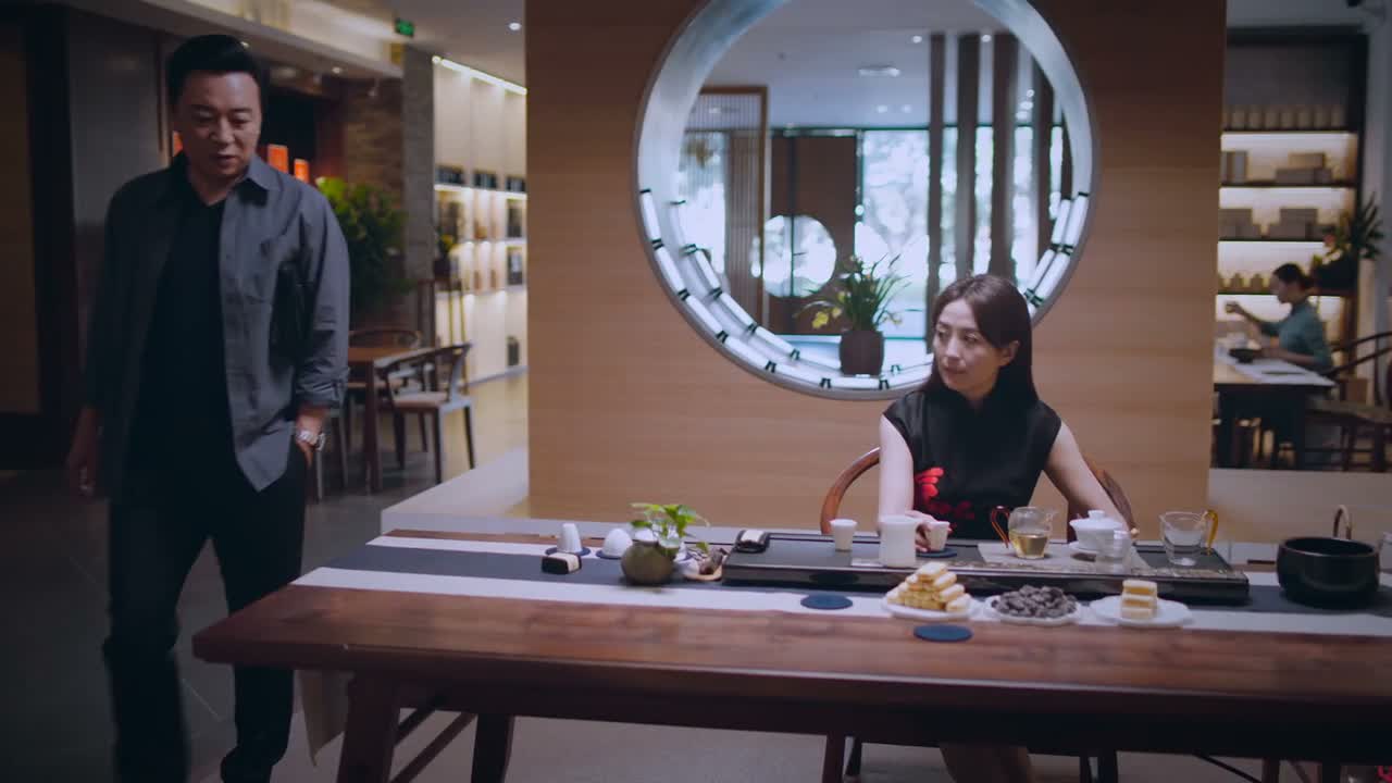 对不起啊 所里有事 来晚了