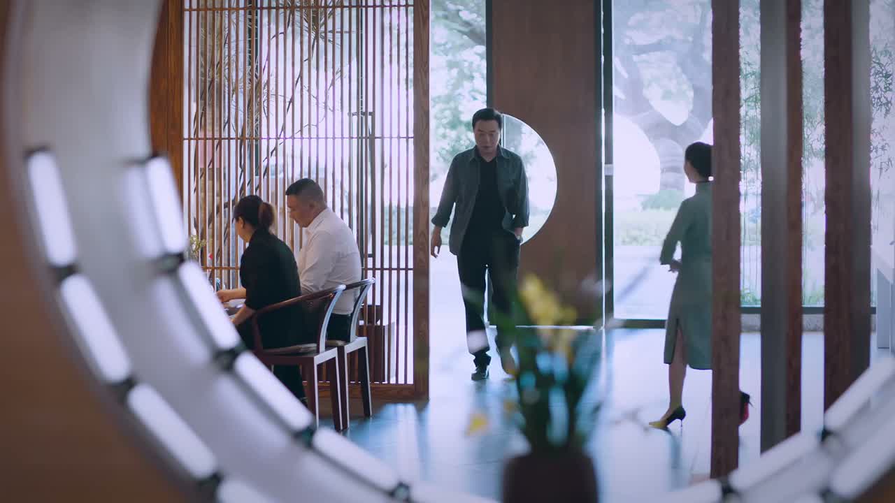 你好 欢迎光临 请问几位