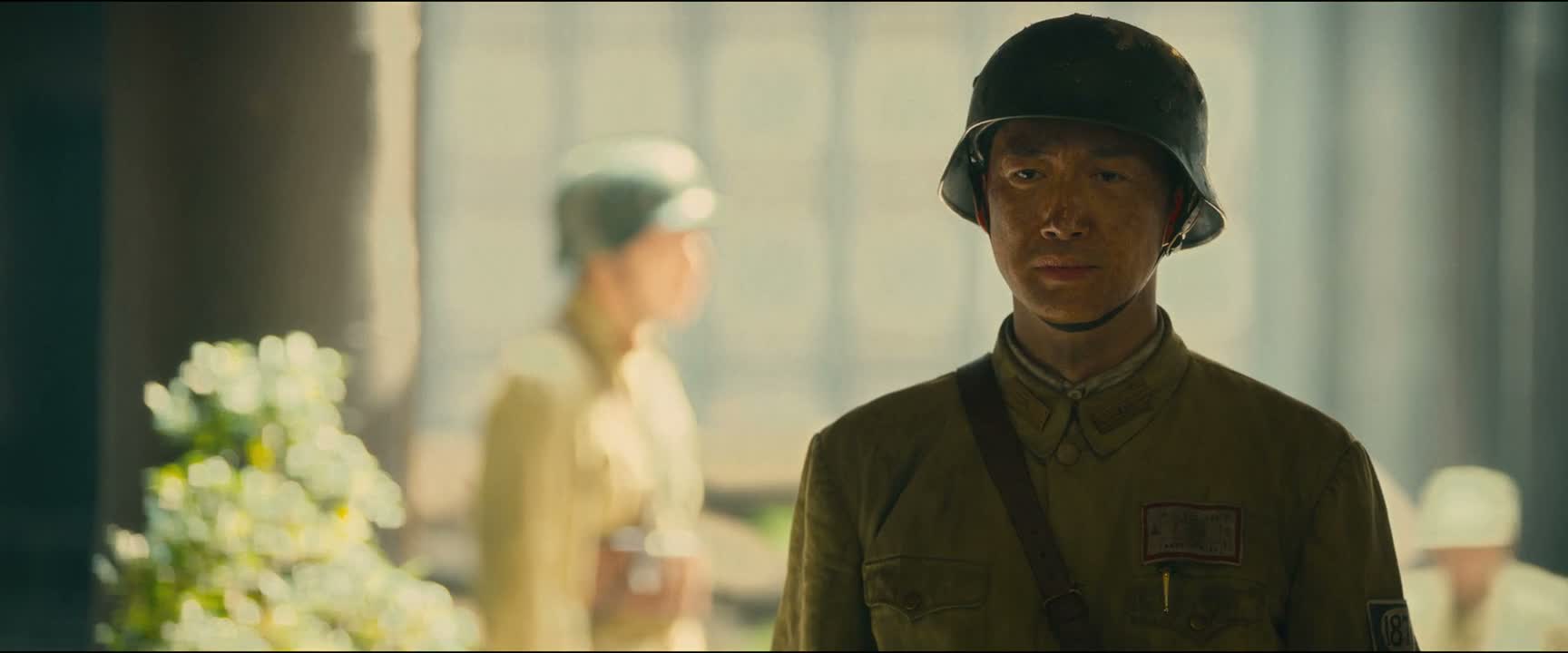 就凭你现在擅离职守 我可以立刻枪毙你