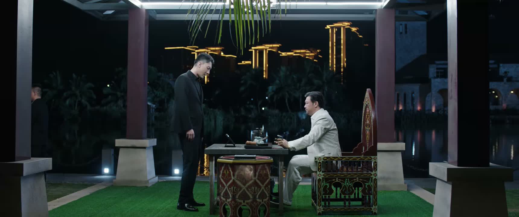 他们都等了好几个小时了