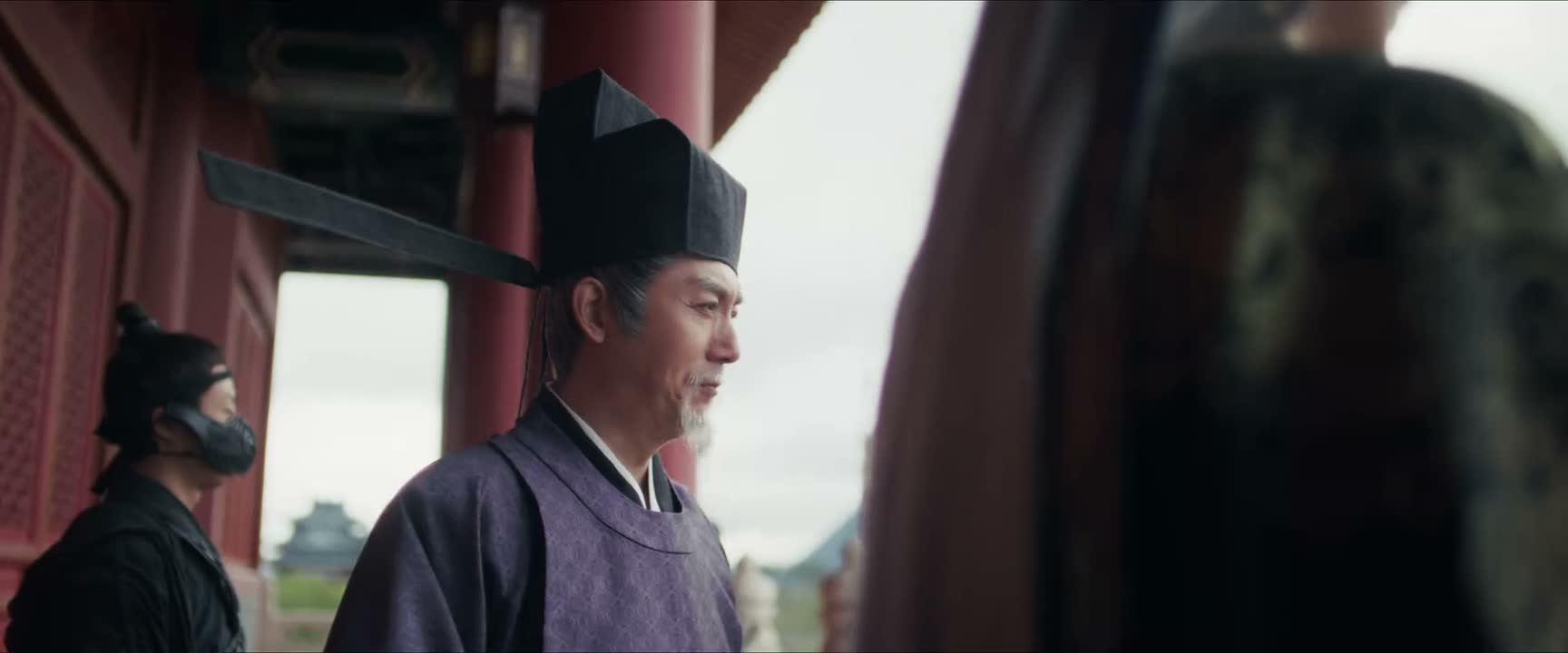 这宫门不攻而破