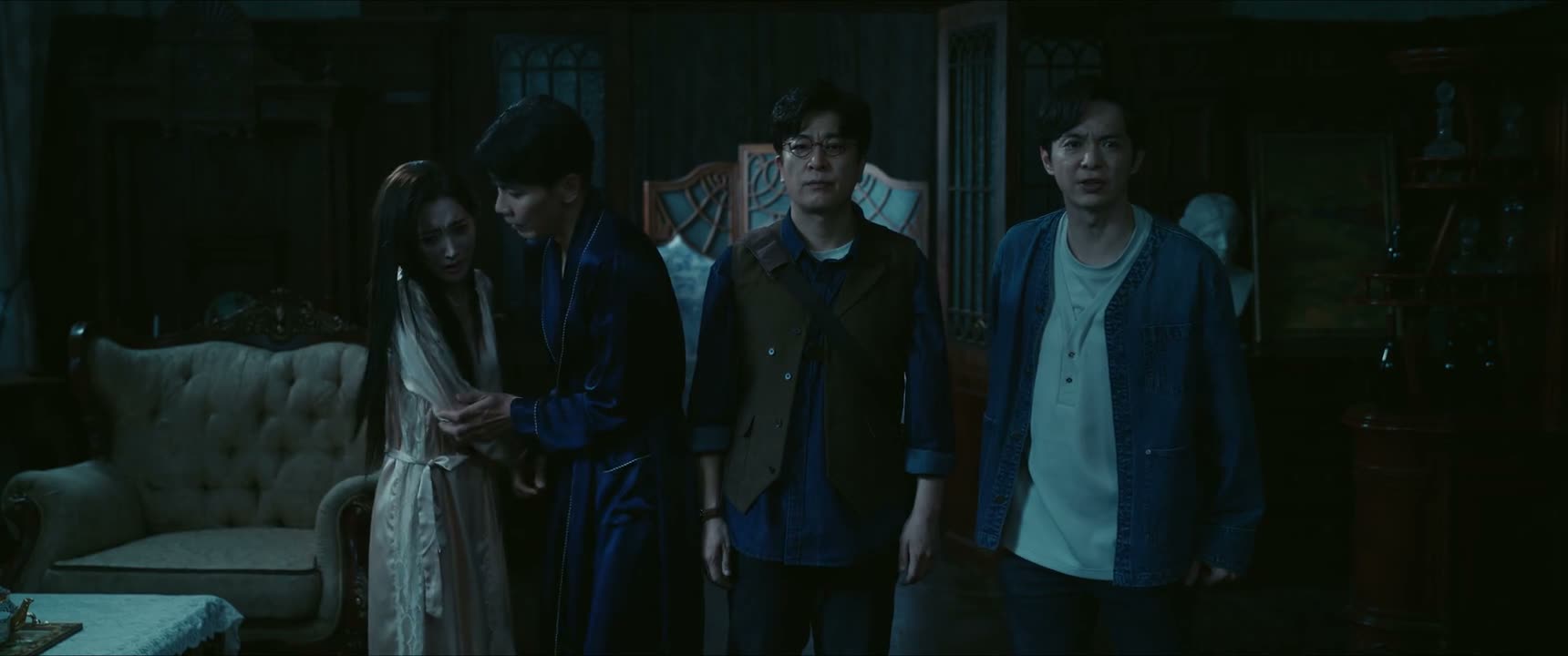 何小姐 你骗了我们