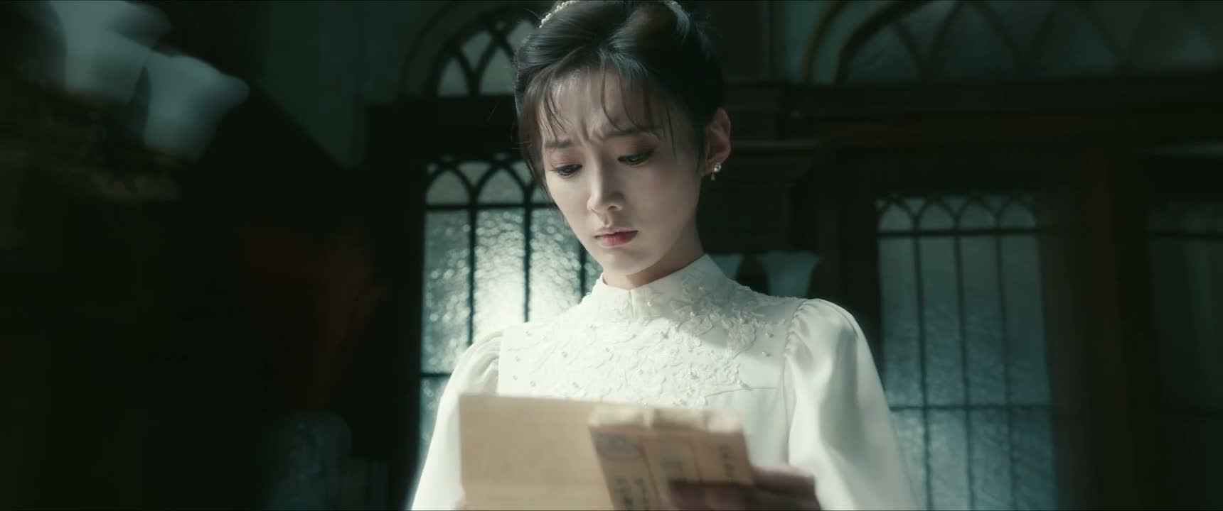 她什么都知道了