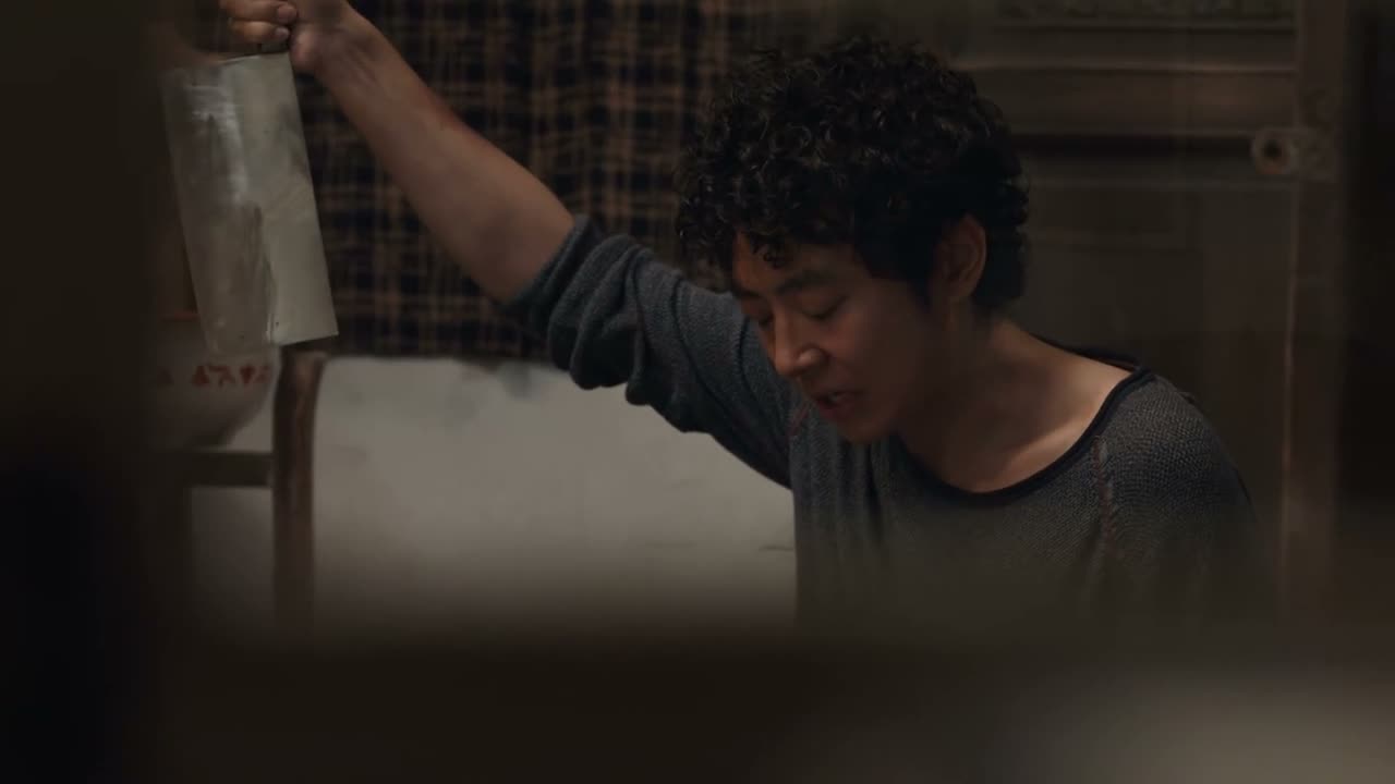 和小海他们喝酒打牌