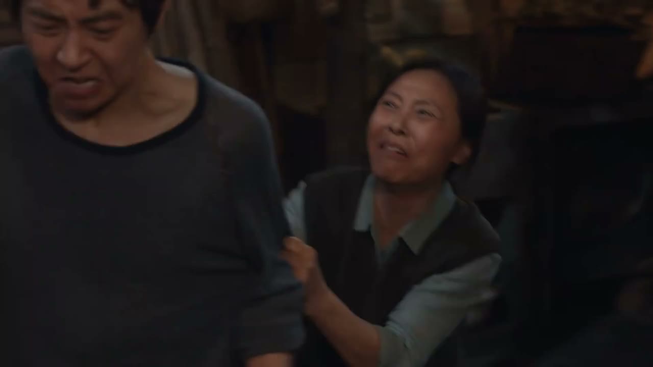 你干吗呀 妈 你别管