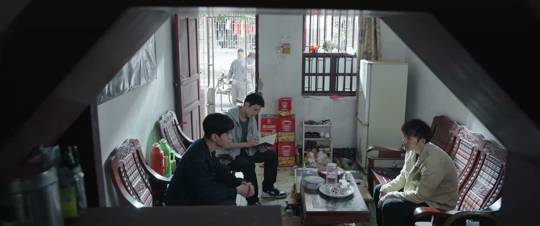 你母亲和她关系怎么样