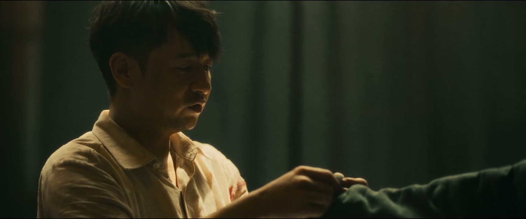 夫人心这么细的人 这儿还敞着口子呢
