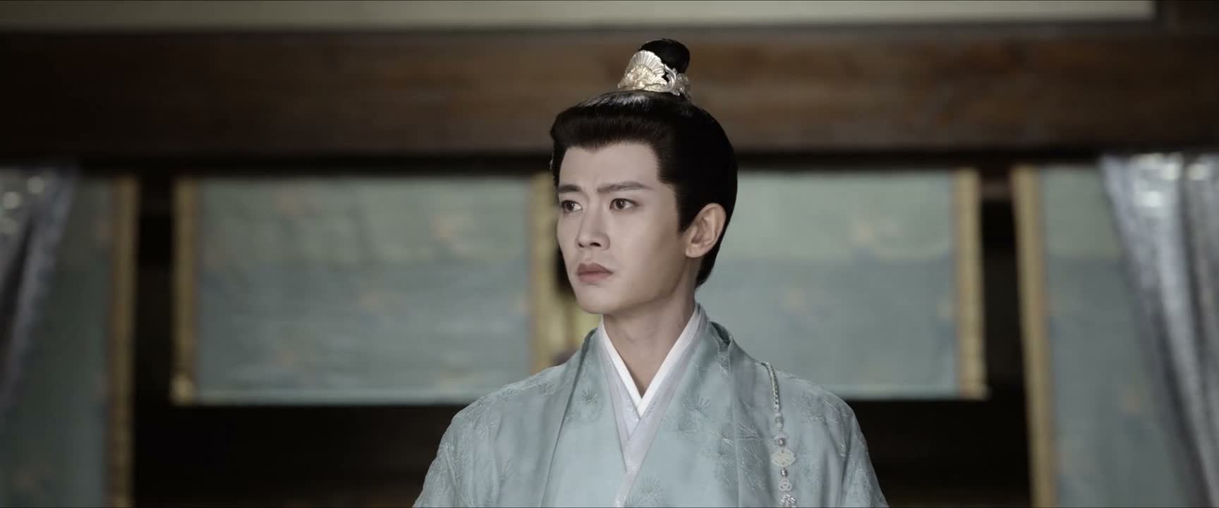 瘦得骨头都要凸出来了