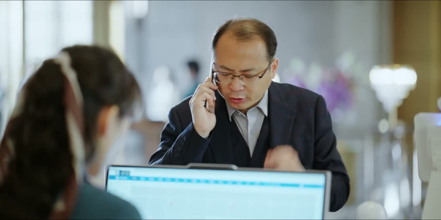 他没有提前一个月告知