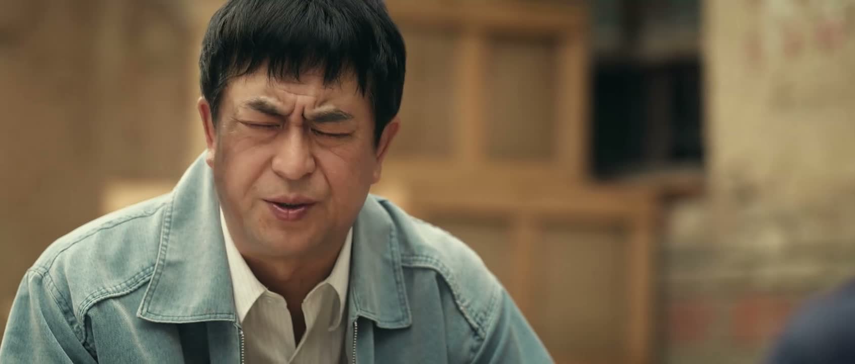 就仅限于眉来眼去的