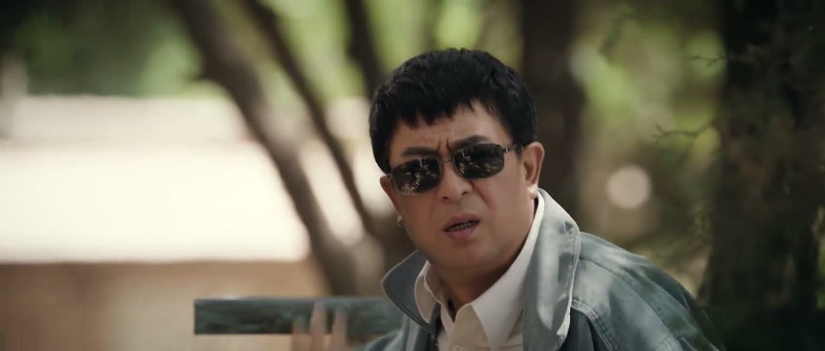 这货窝在那儿干啥呢