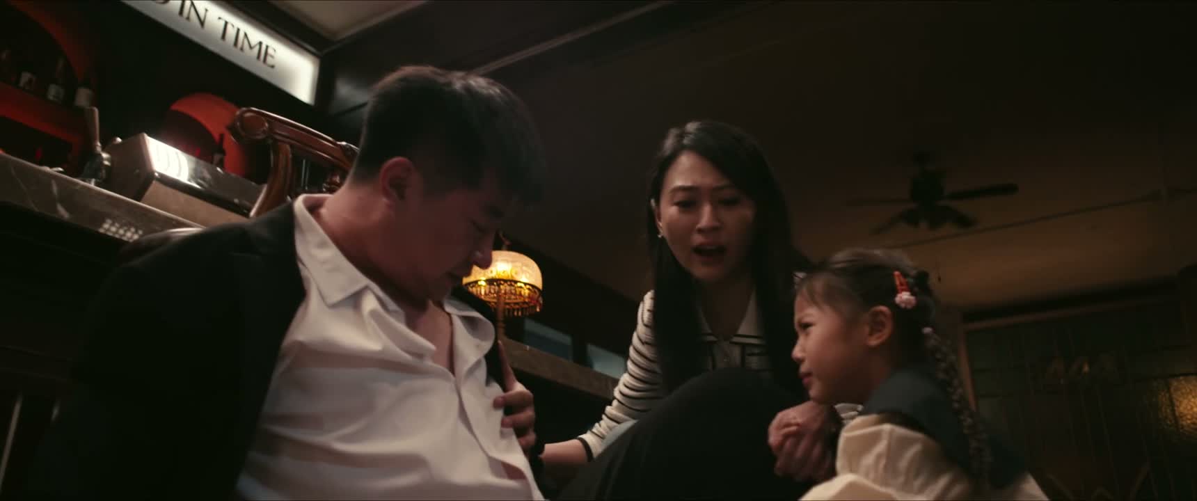 工牌掉了 爸爸 爸爸 没事吧