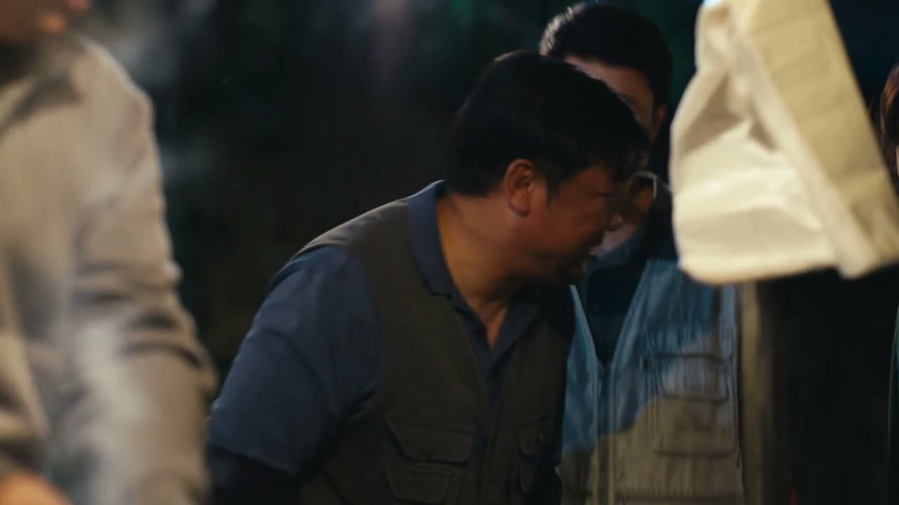 你 你俩干啥来 添乱