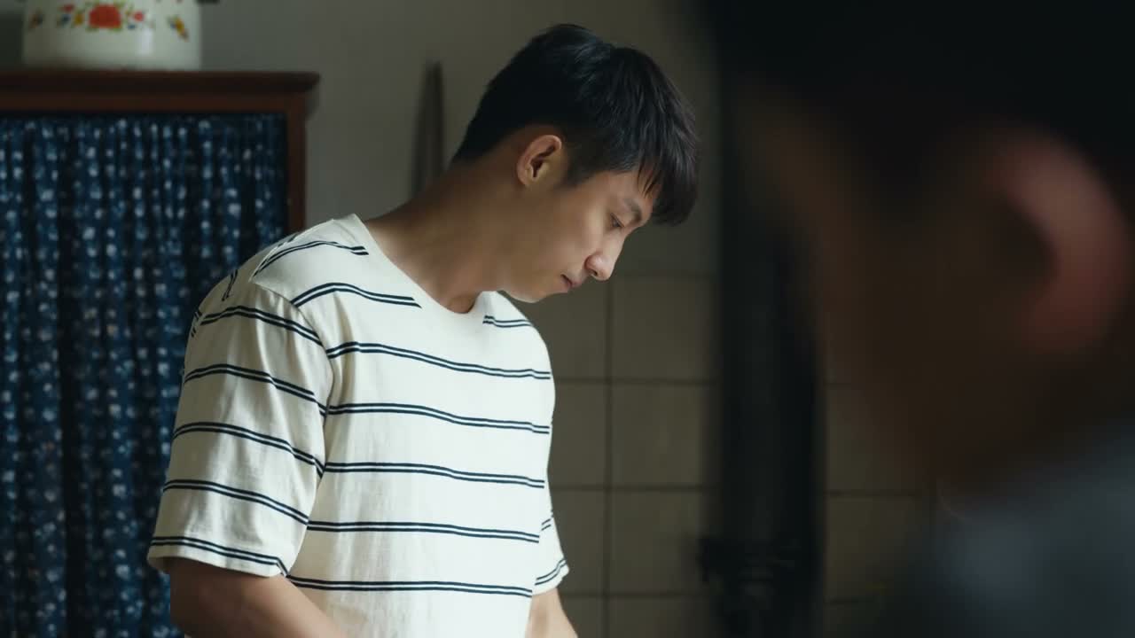 小满差点被炸死都没说话
