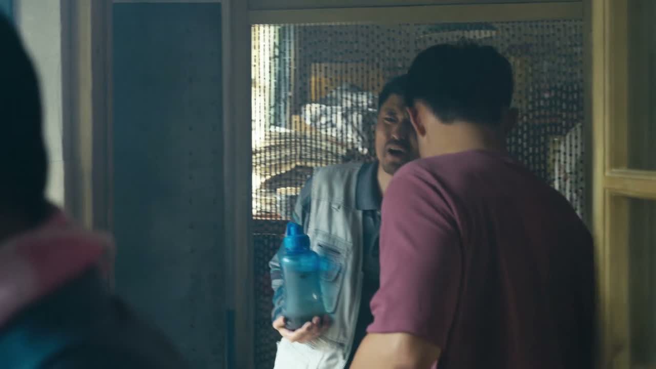 这玩意儿哪有在屋里烤的