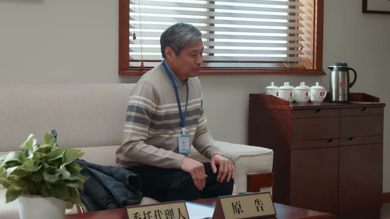 不爱叫人 还特别爱哭