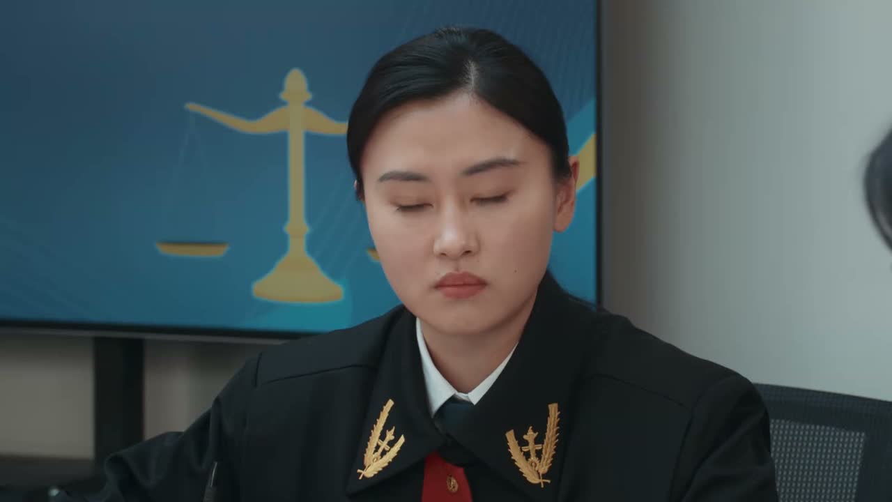 不光是三个大人互相折磨