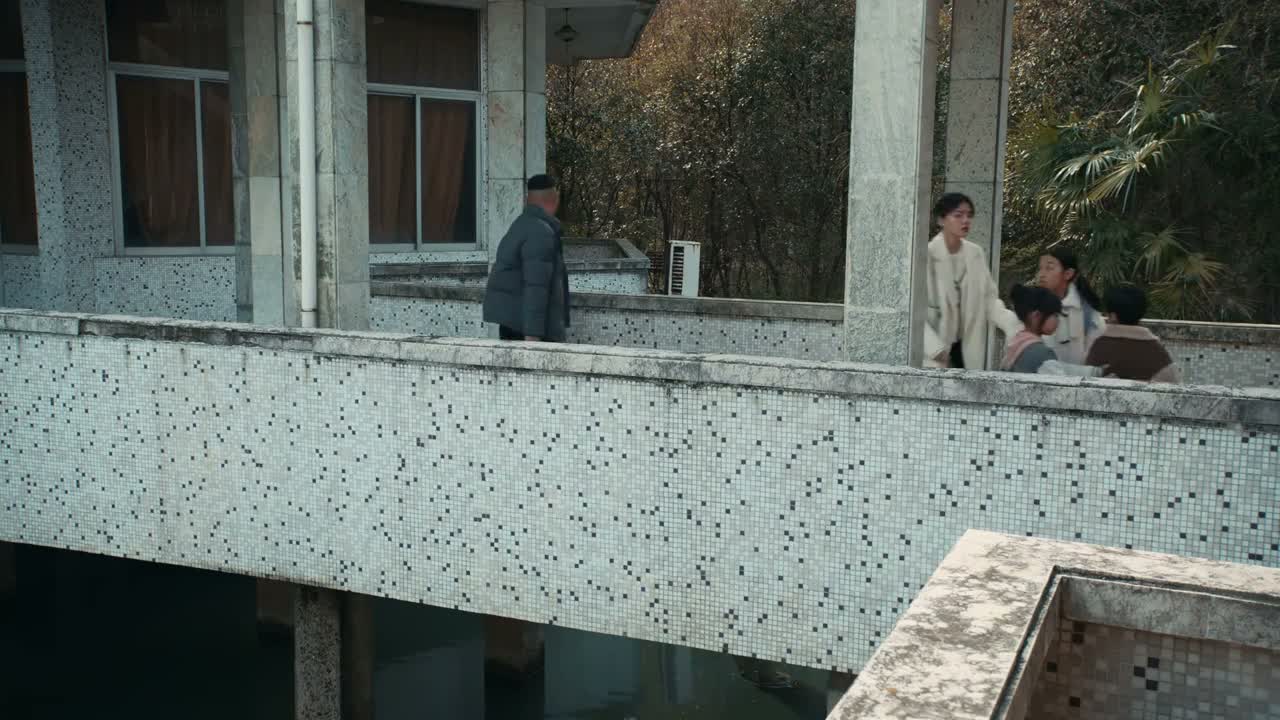 书包在那吧 我来 走 走了