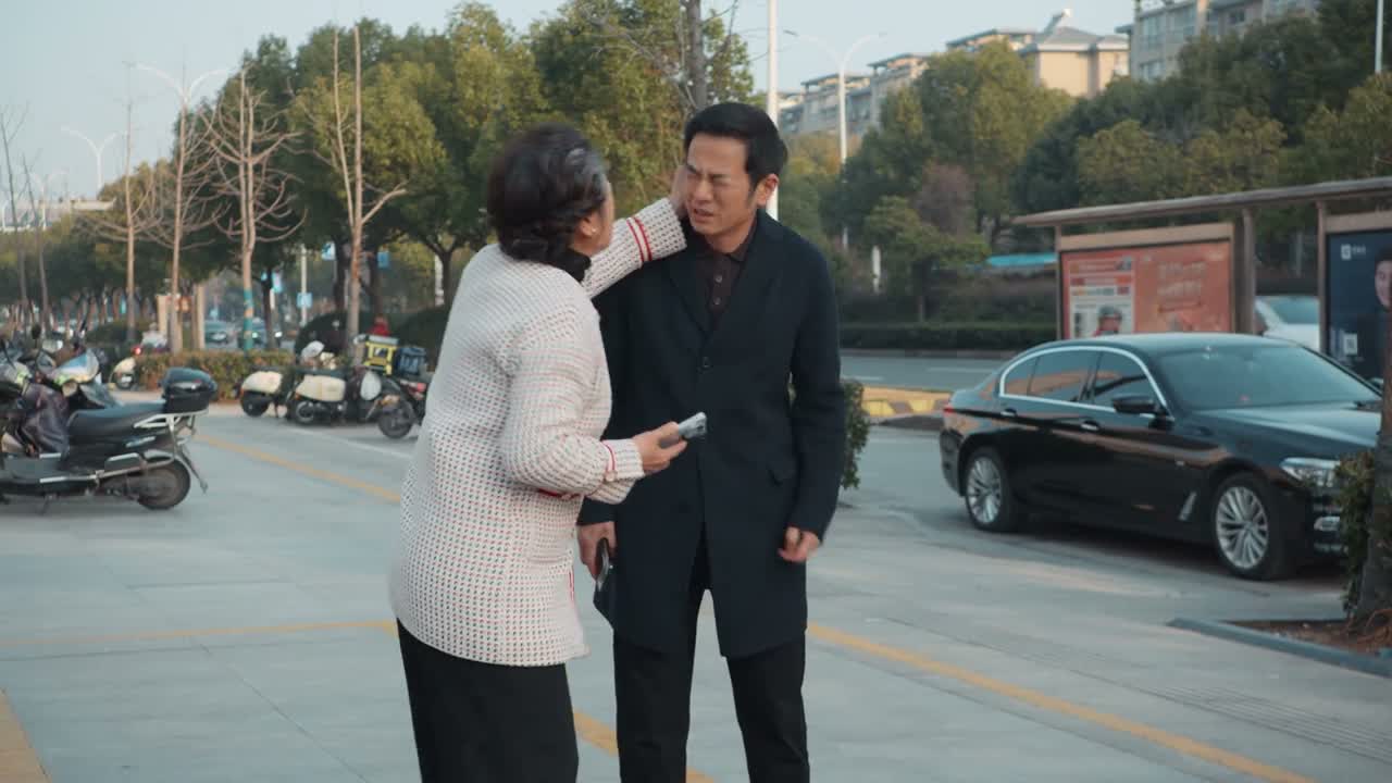 她说什么 你说你 报警