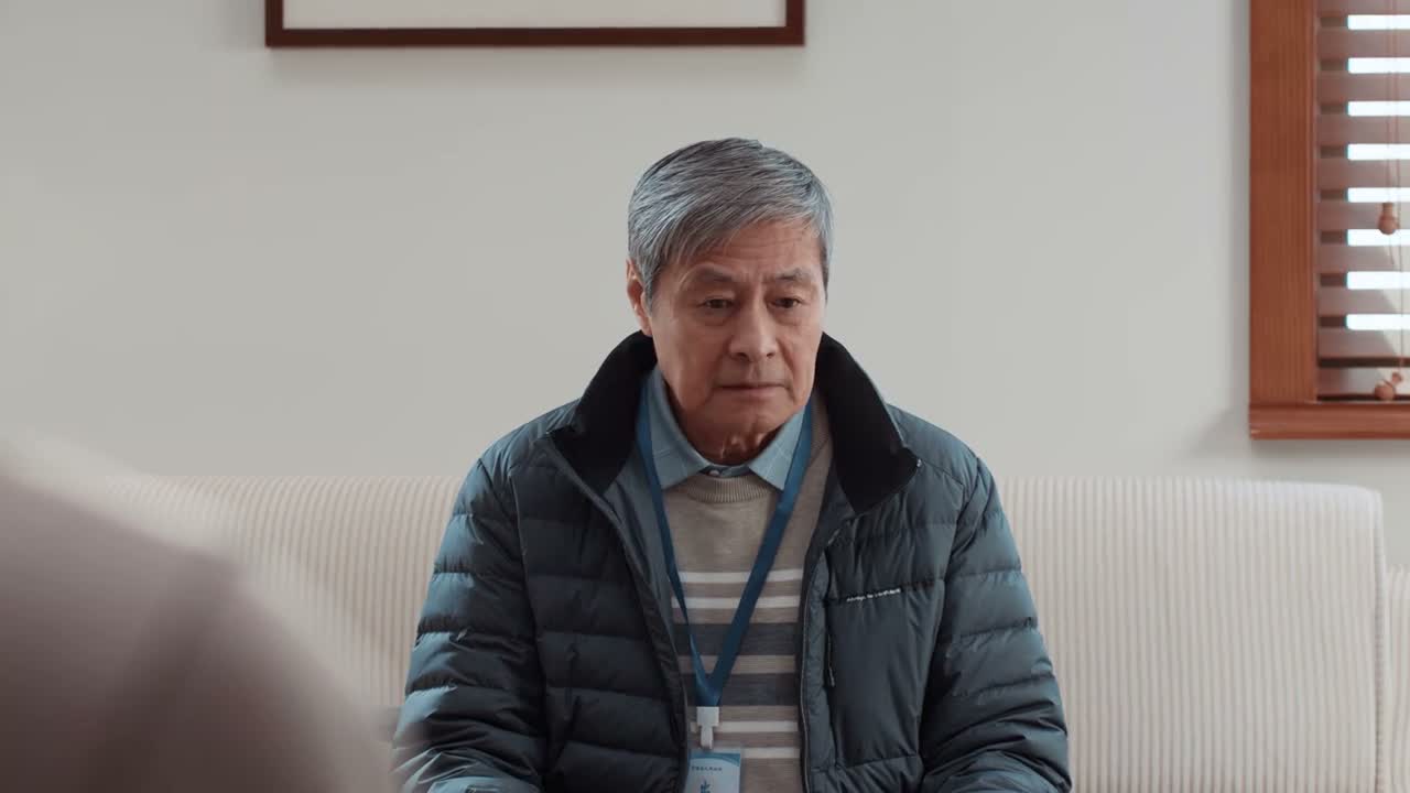 她长得还算漂亮