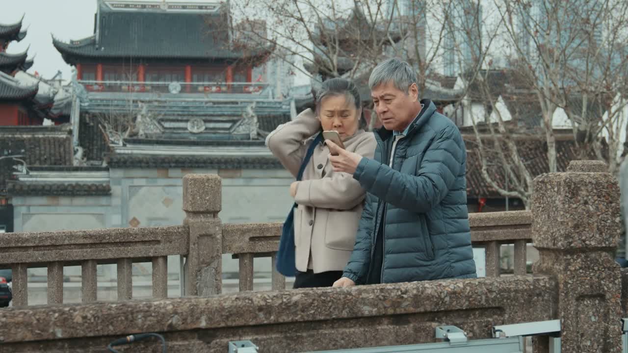 这么多未接电话 谁呀