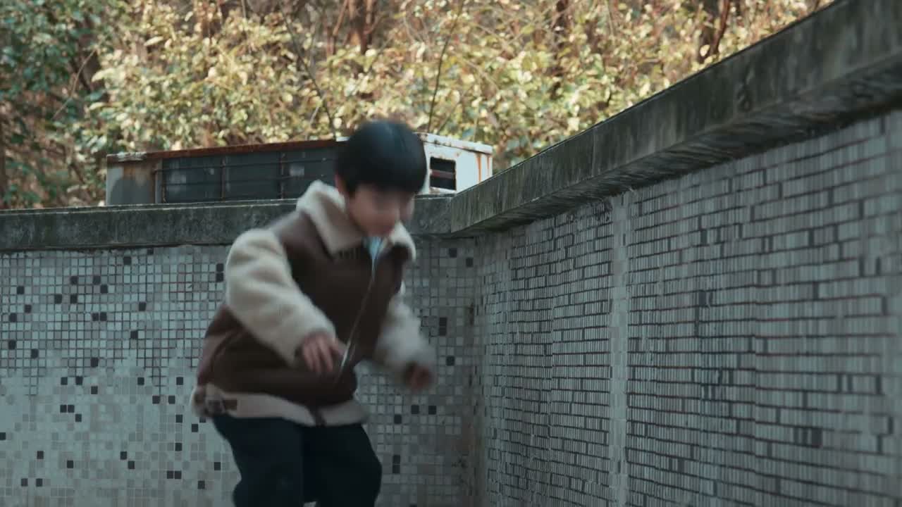 正是为了帮助他们走出阴影