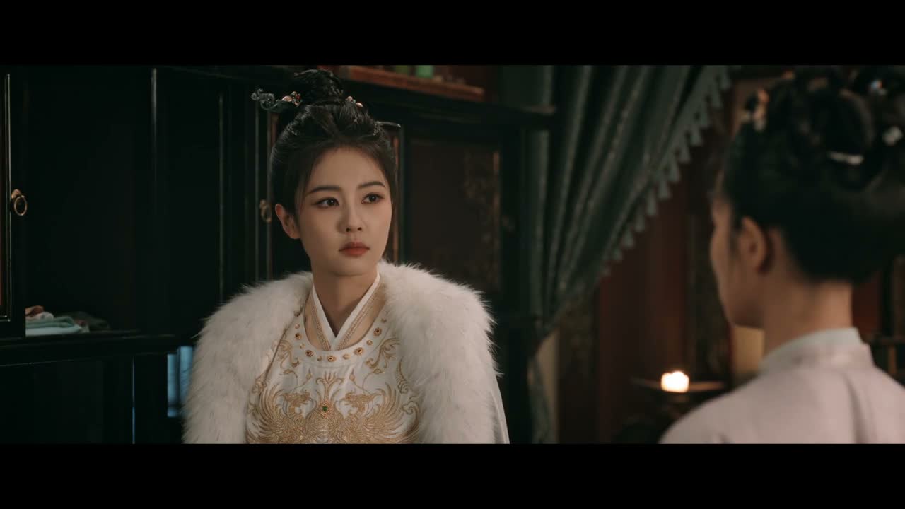 所以 就自己绣一些丝帕