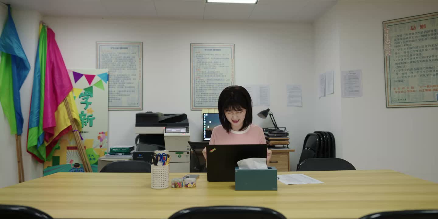 老娘明明还有几年就要退休了