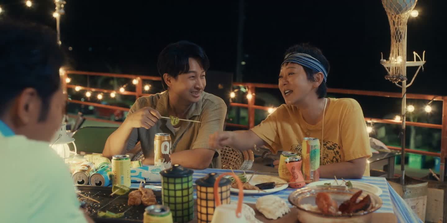 我跟你讲 你再给他喝三罐