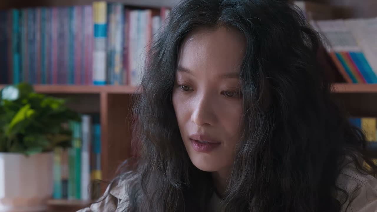 那孩子她爸老打她