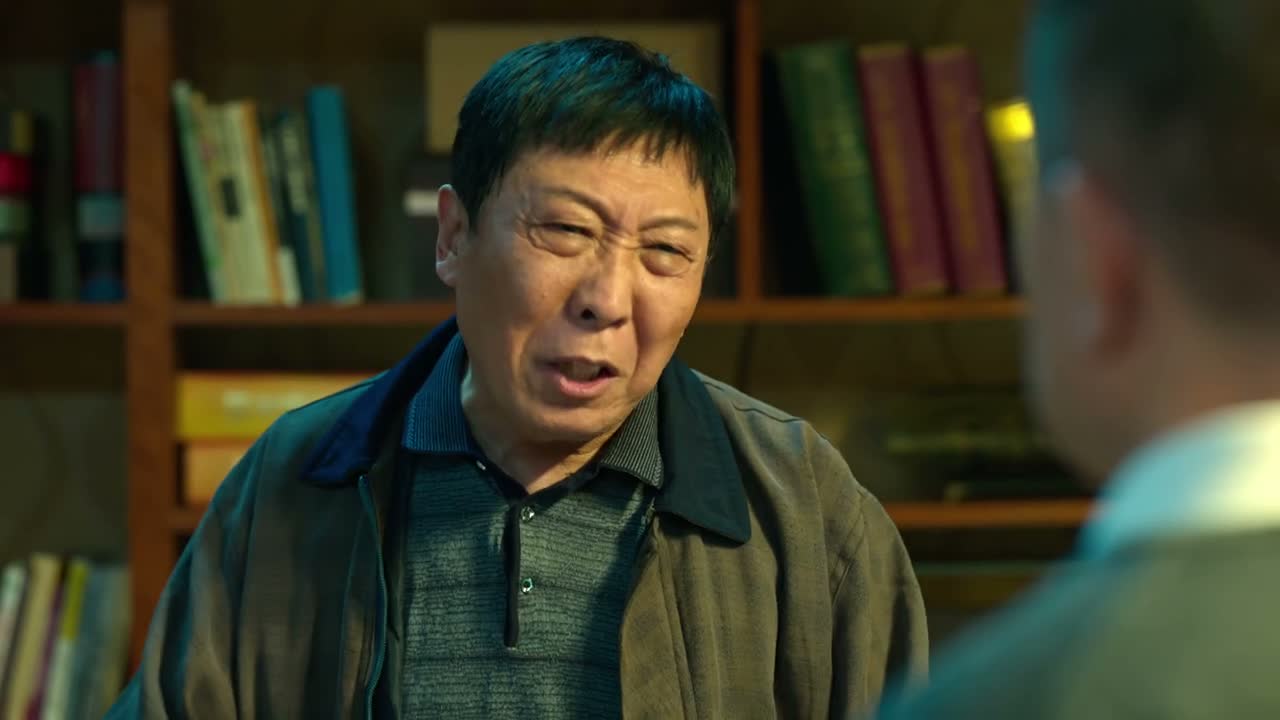 他就爱在这儿瞎编乱造