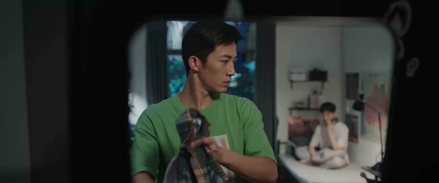 没想到他现在开了个画廊