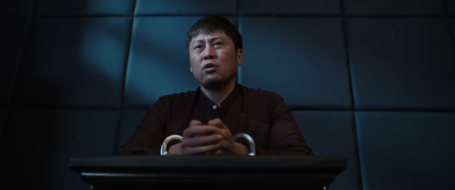 那手抖得没法拿手术刀