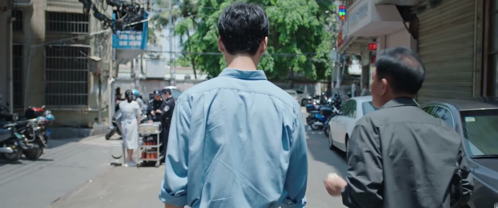 我二十岁就当警察了