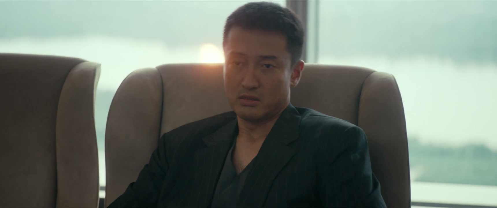 警察现在在查他