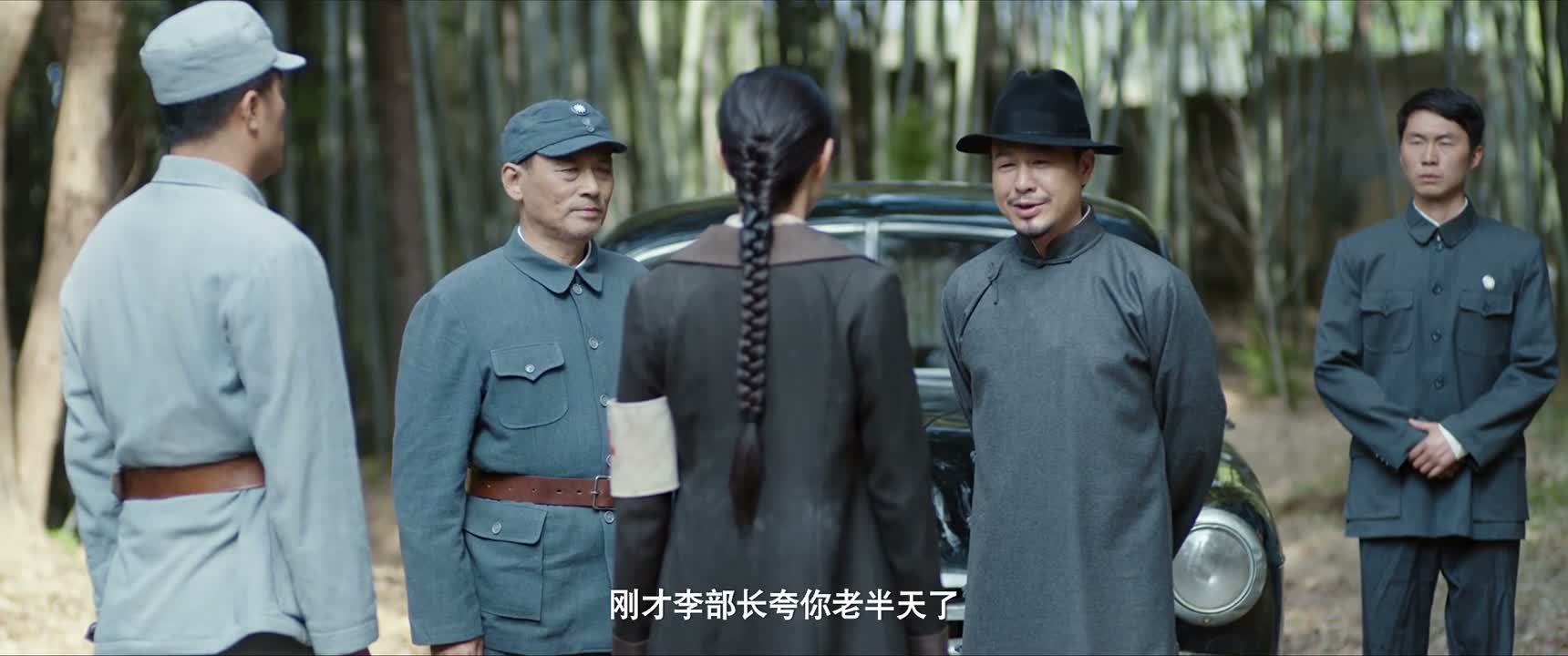 刚才李部长夸你老半天了