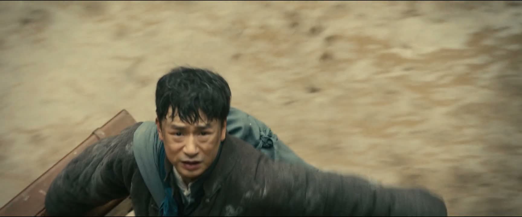 大姐 大姐 你行行好 放我们进去好吗
