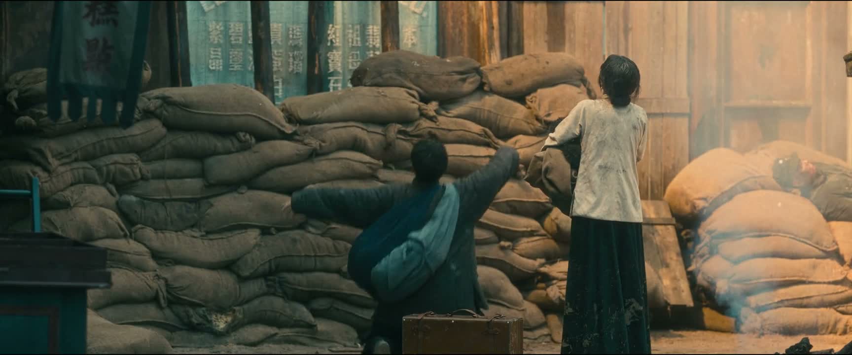 给我们一条活路吧 求求您了 大姐 大姐