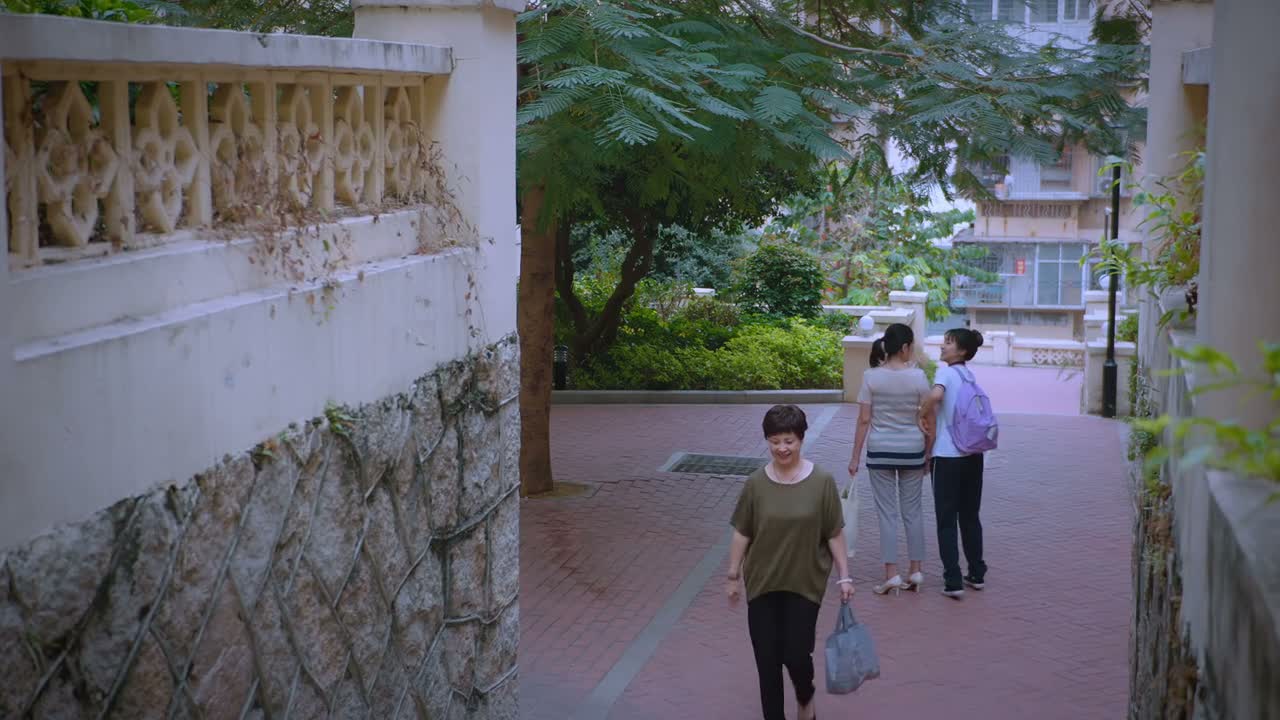 妈给你做好吃的 我要吃肉