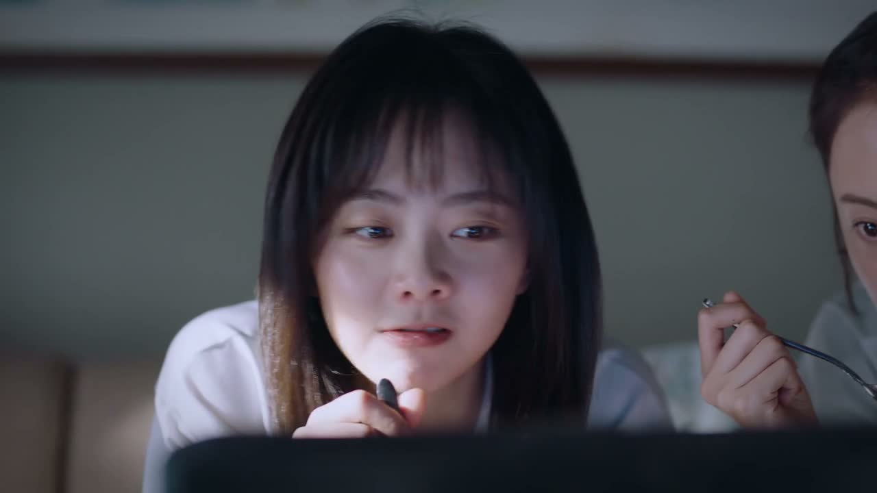 他是个傻子吗