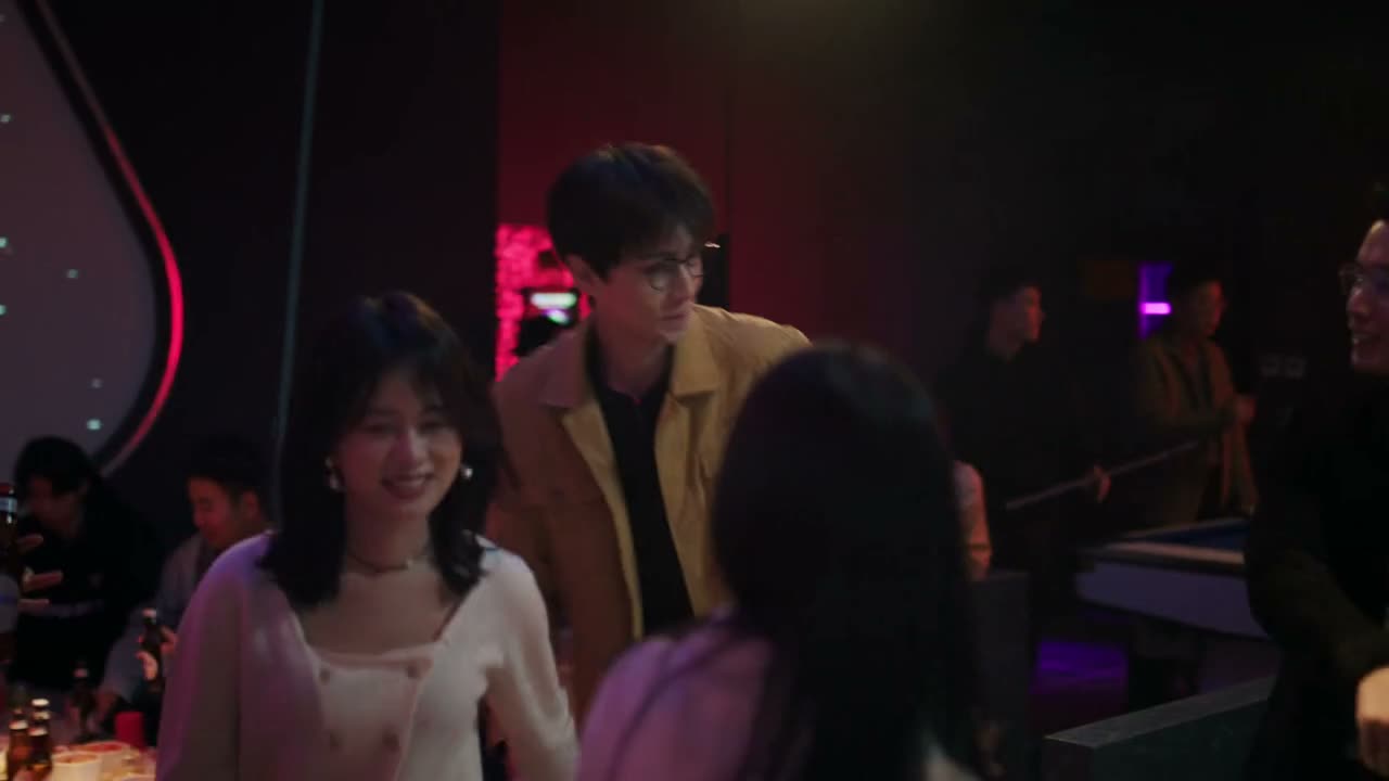 来 坐坐坐 往里凑凑