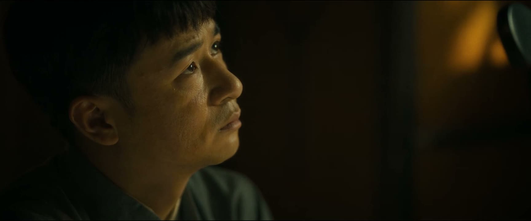 他就把自己弄得灰头土脸的