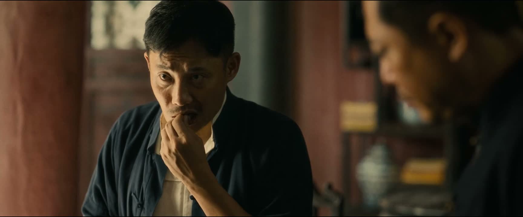 他们要是再来 咱们坐着等死啊